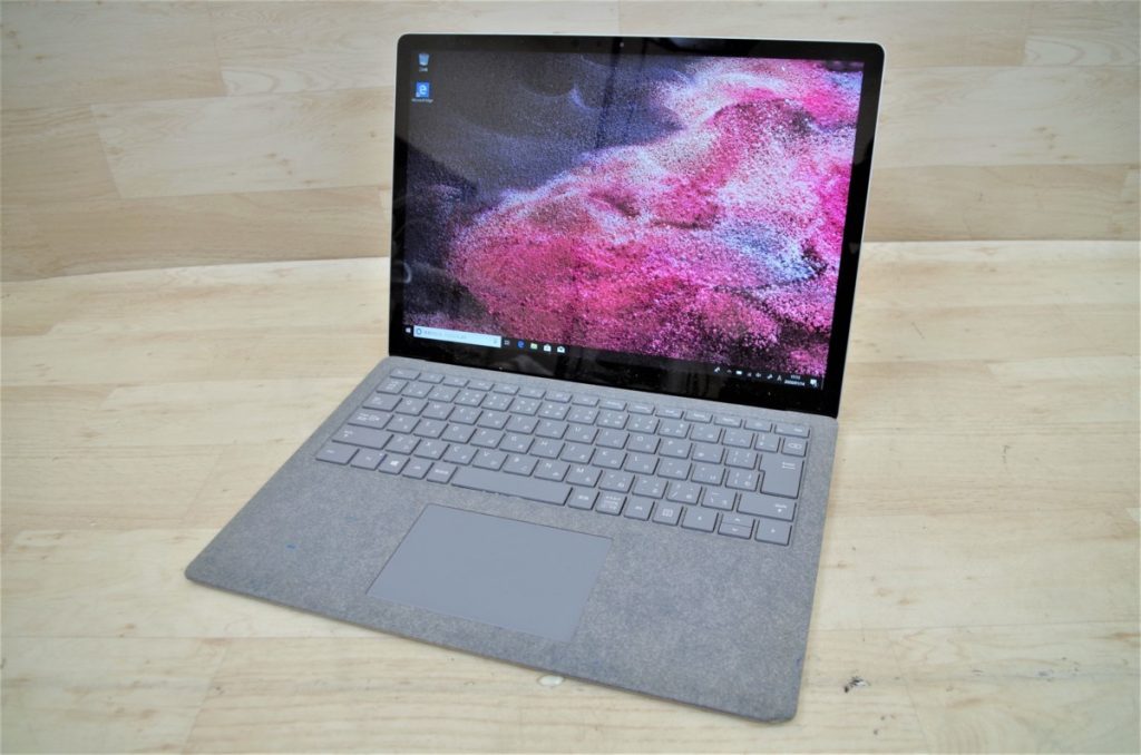 Microsoft Surface Laptop 2 Core i5 1.6GHz 8.00GB RAM 元箱付き