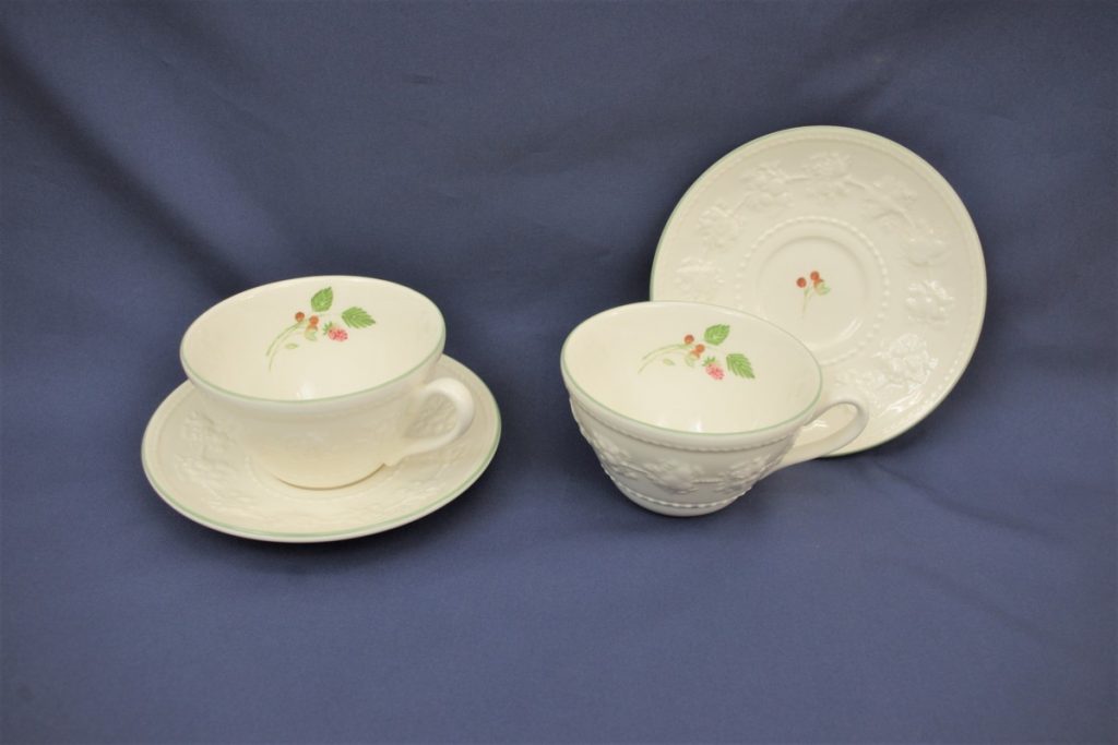 WEDGWOOD ウェッジウッド フェスティビティ ラズベリー カップ＆ソーサー 2客セット FESTIVITY RASPBERRY