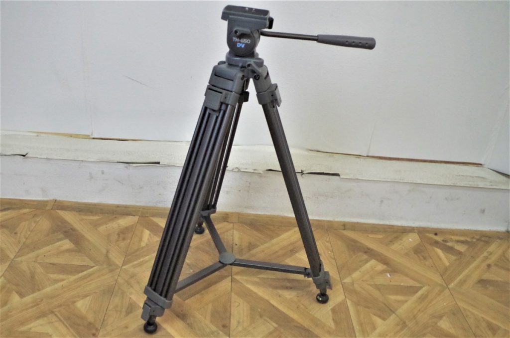 Libec TH-650DV リーベック 小型ビデオカメラ用 三段 三脚 業務用 最小開脚縮長70cm 最大開脚伸長150cm