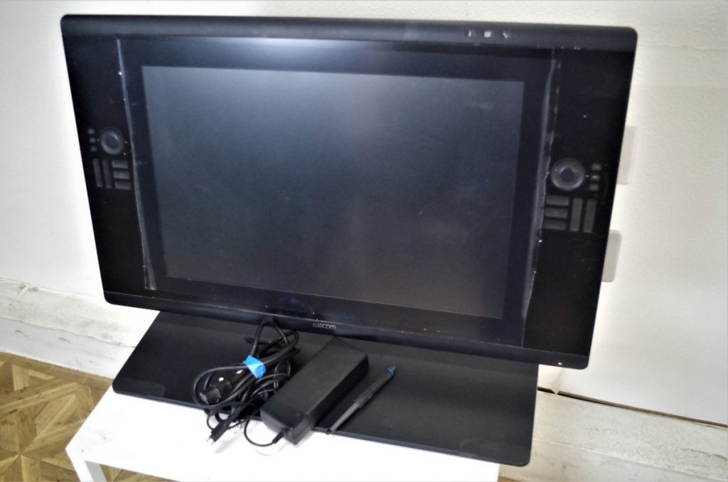 WACOM ワコム Cintiq 24HD DTK-2400K 液晶ペンタブレット 24.1インチ