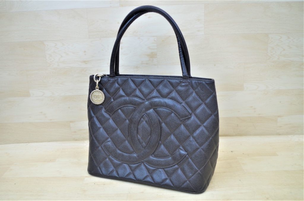 CHANEL シャネル ワイルドステッチ キャビアスキン シルバー金具 ショルダーバッグ ブラックカラー
