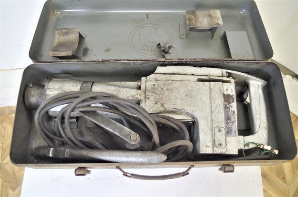 makita マキタ 電動ハンマ 8900N スコップ/ブルポイント/ケース付 石工穴あけ ハツリ