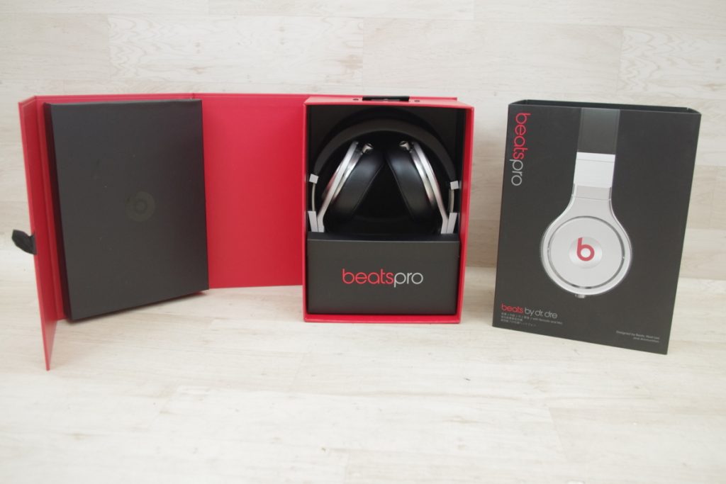 beats pro 高性能プロフェッショナルヘッドフォン by dr.dre 有線 リモコン マイク iPhone iPod iPad シルバー