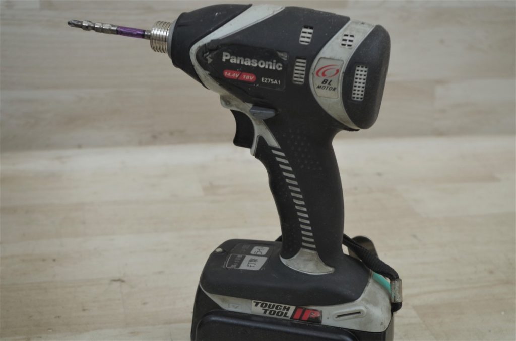 Panasonic 充電インパクトドライバー　EZ75A1