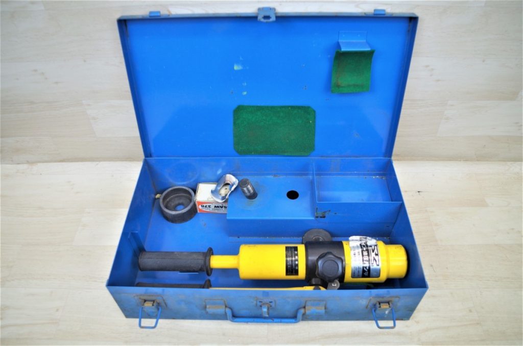 ヨシトヨ ワイコー 油圧パンチ ケース付