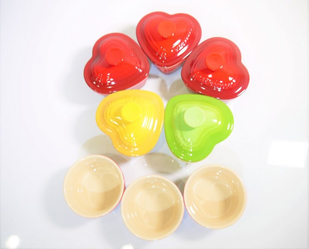 ルクルーゼ LE CREUSET 蓋付き 赤・黄色・緑　ハート型 5個＆ココット3個セット