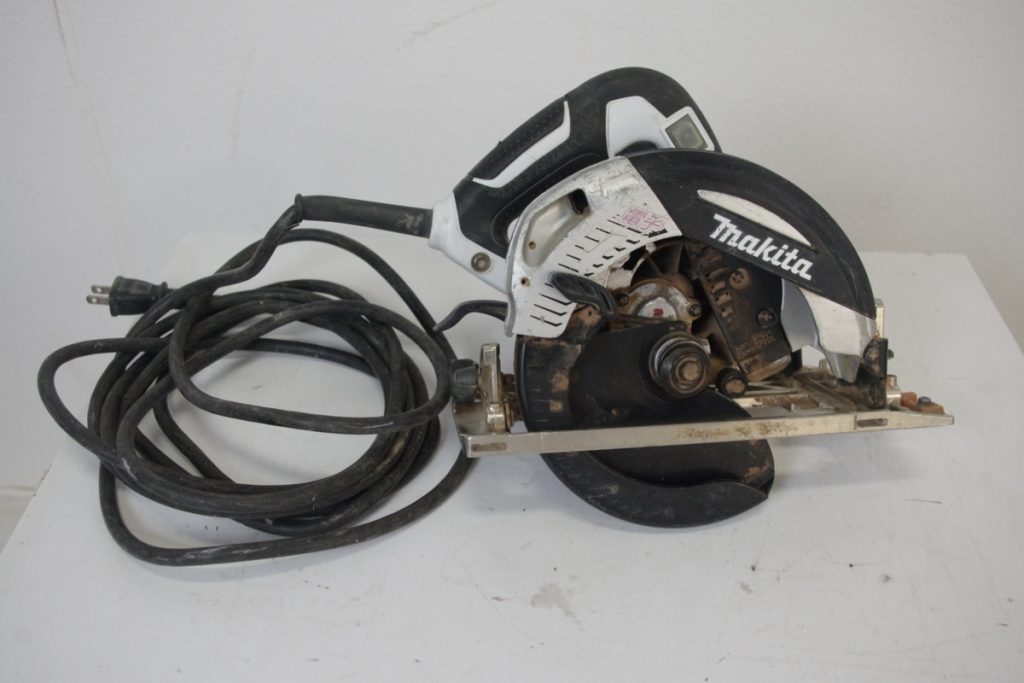 makita 電子マルノコ 5732C マキタ 100V 12A 50-60Hz 1140W 4100min-1 155~165mm 木工用 超硬丸ノコ