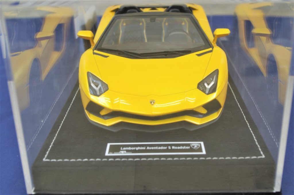 Lamborghini Aventedors COLLECTION MODELS AUTOMOBILI Lamborghini イエロー 外箱なし