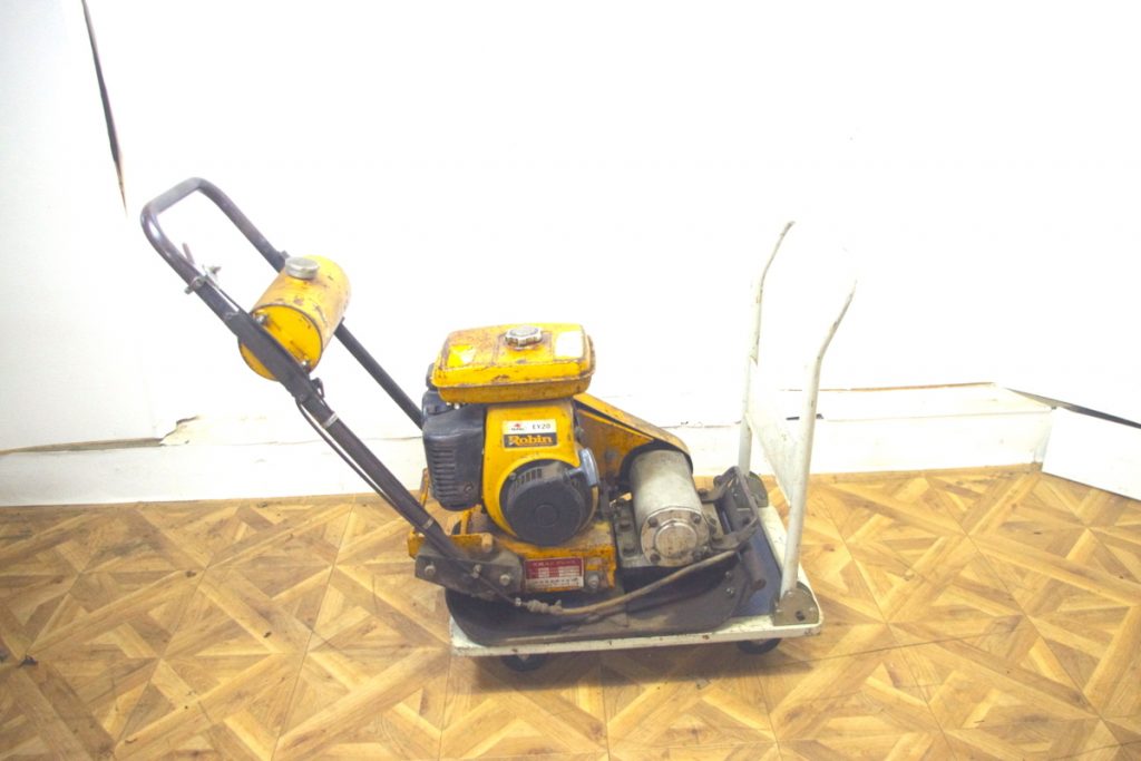 大旭建機 ユニプレート プレートランマー TPD-80E エンジン ロビンエンジン EY20 動作未確認