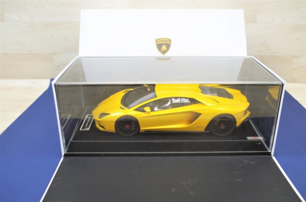 Lamborghini Aventedors COLLECTION MODELS AUTOMOBILI Lamborghini イエロー 外箱付き