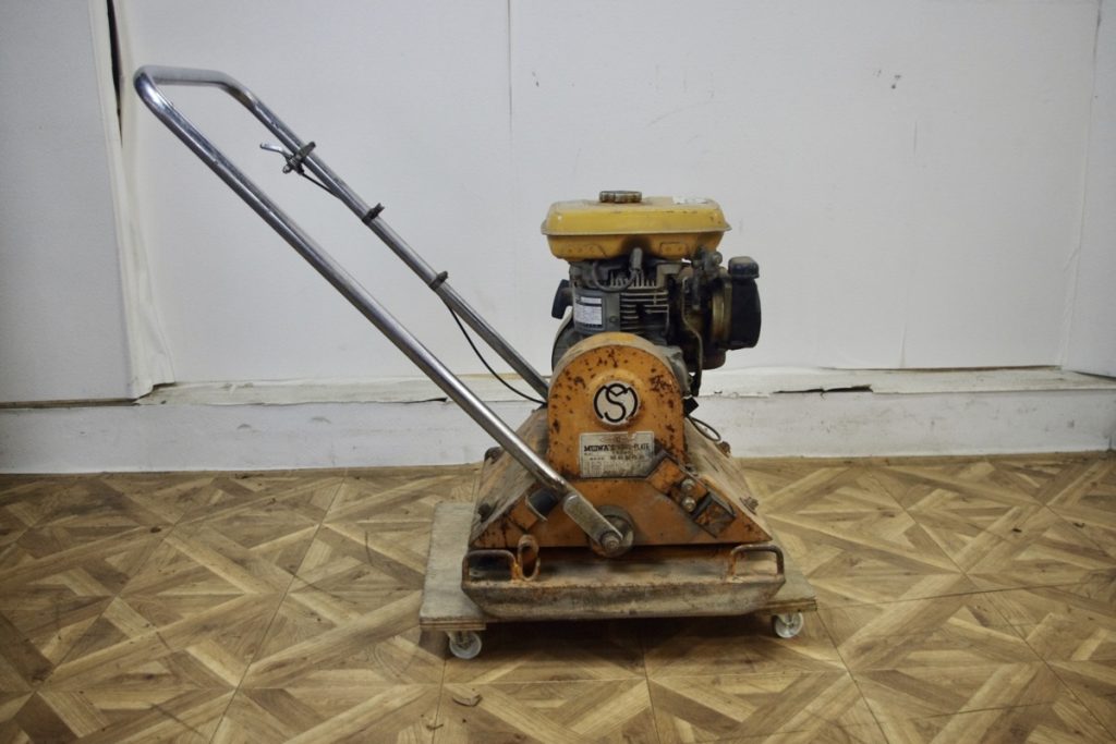 明和 バイブロプレートVP8 ロビンエンジン EY20D 動作未確認 現状お渡し品 B