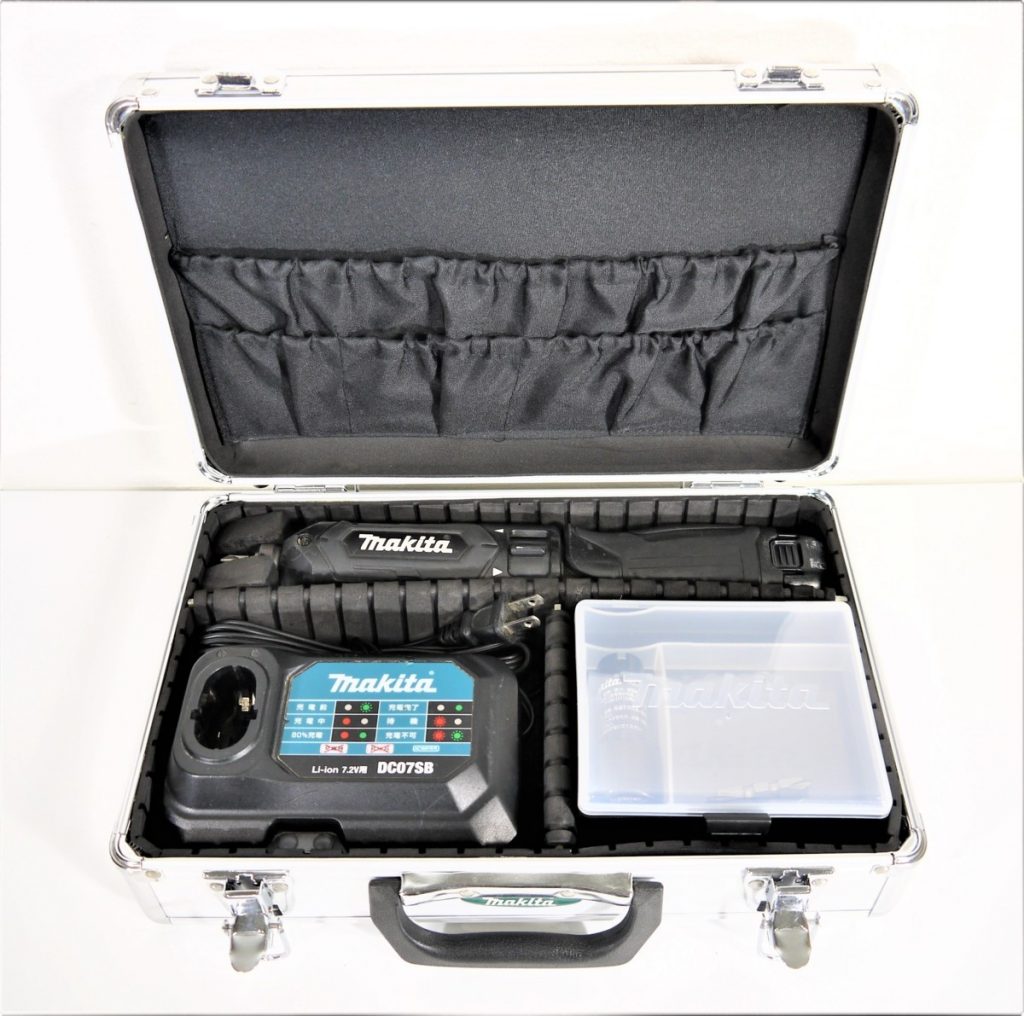 makita　マキタ　ペンインパクトドライバ　TD022D　バッテリー2個　充電器付き