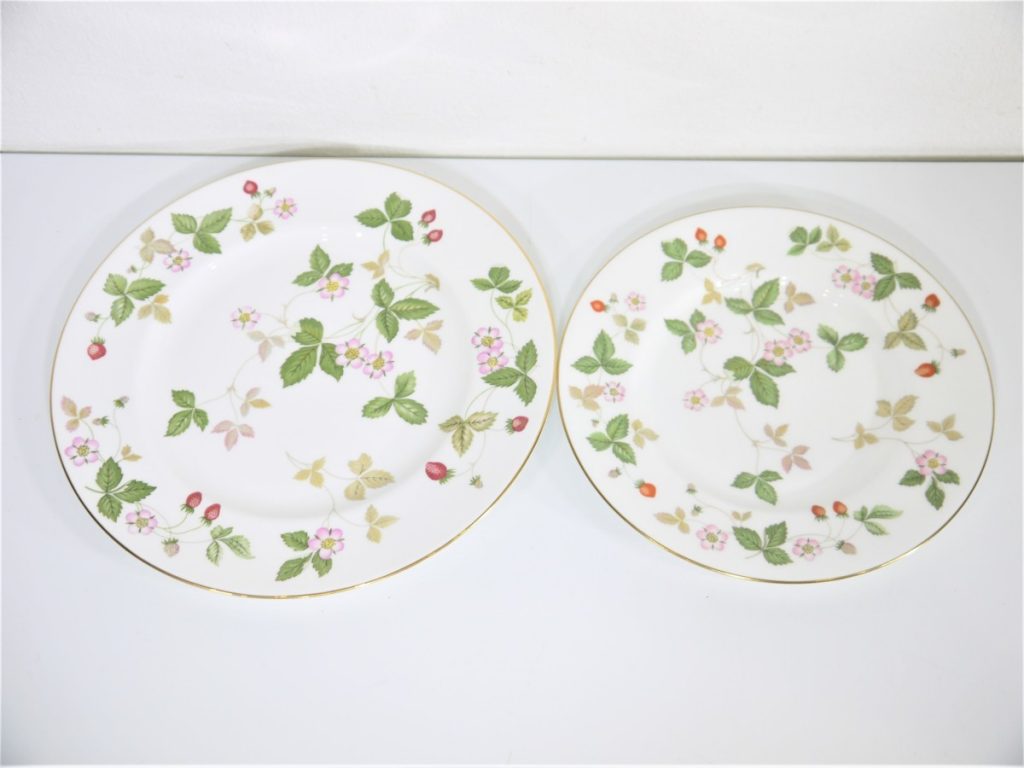 WEDGWOOD ウエッジウッド 丸皿　大・小　2枚セット