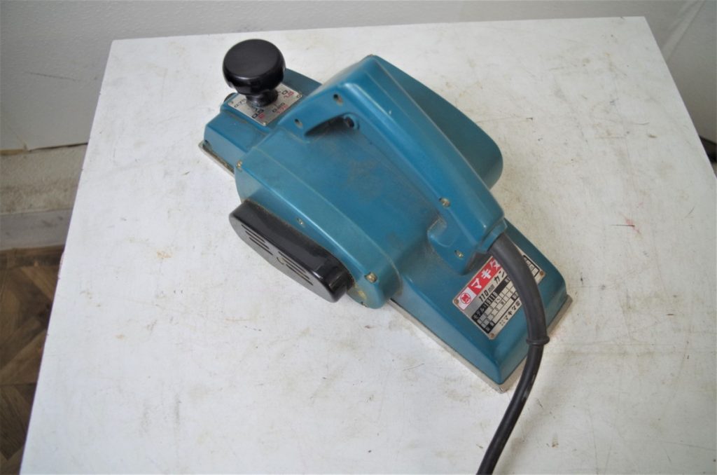 makita 電動カンナ 110mm モデル1911B 100v 50/60Hz 1050w マキタ 電動工具