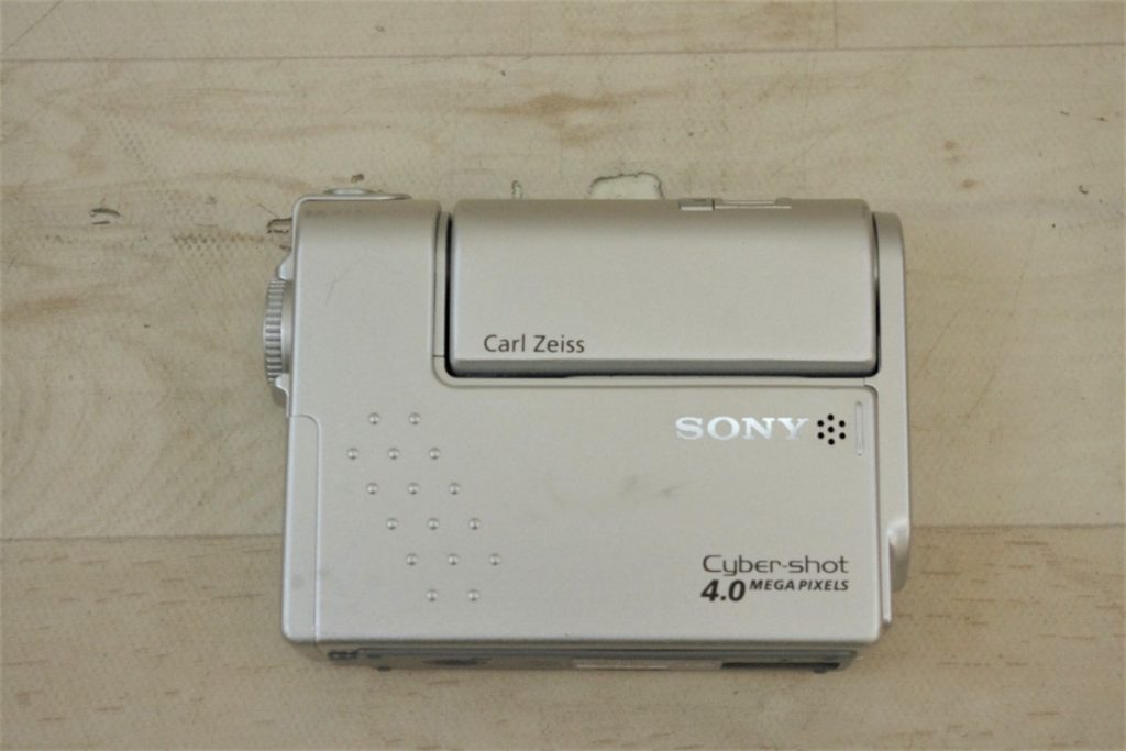 SONY Cyber Shot DSC-F77 MEGA PIXELS シルバー コンパクト 軽量 ソニー サイバーショット メガピクセル