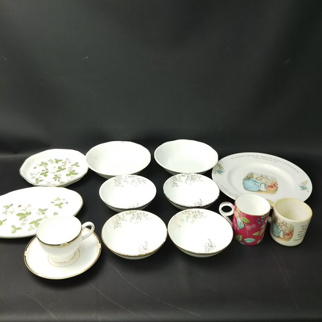 大量 WEDGWOOD ウェッジウッド 洋食器いろいろまとめて ピーターラビット/ワイルドストロベリーなど 現状品