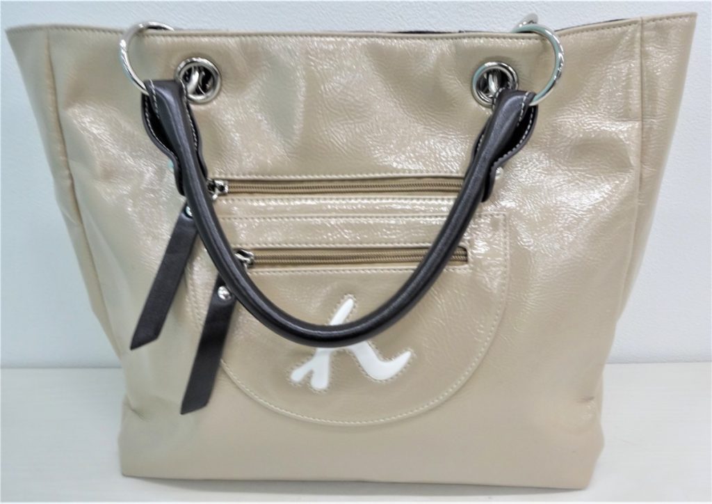 H10-1 kitamura2 キタムラ2 K2 エナメル トート ハンド バッグ ベージュ レディース ポーチ付