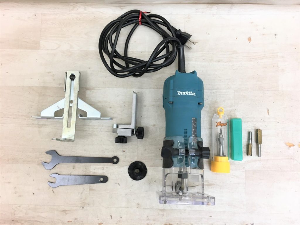 makita トリマ 3709 100V 5.3A 50-60Hz 500W 30000min-1 穴あけ トリミング 溝切 ガイド付き ビット付き マキタ