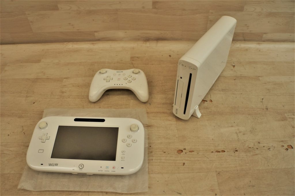 Nintendo Wii U 本体 32G Wii Pad Wiiコントローラー スタンド脚 4点セット 任天堂