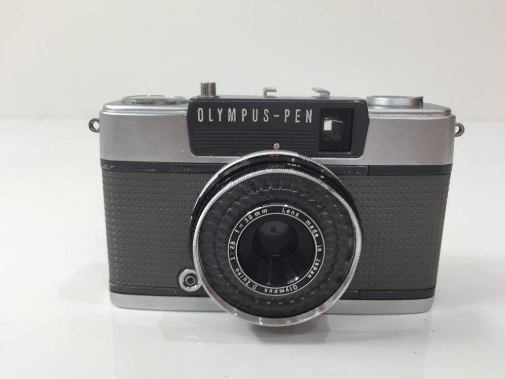 カメラ OLYMPUS PEN　オリンパス ペン　EES-2　D.Zuiko 1:2.8 30mmレンズ　フィルムカメラ　コンパクトカメラ