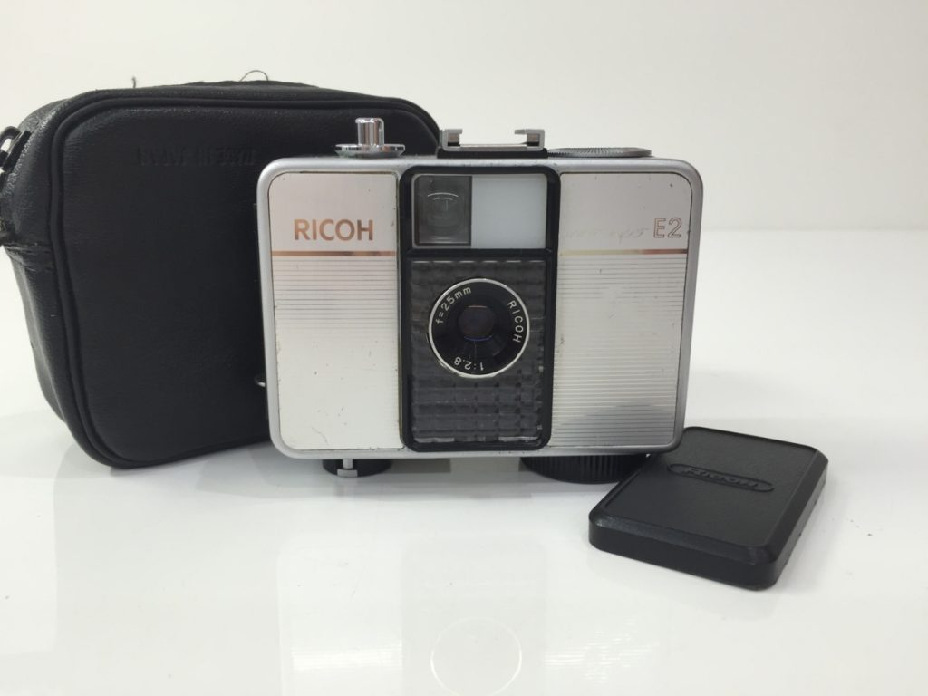 カメラ　RICOH リコー SE2 1:2.8 25mm フィルムカメラ ケース付き
