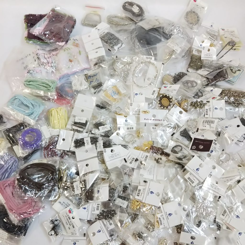 大量 未使用 ハンドメイドアクセサリーパーツいろいろまとめ 金属パーツ イヤリング/チェーンなど アンティーク