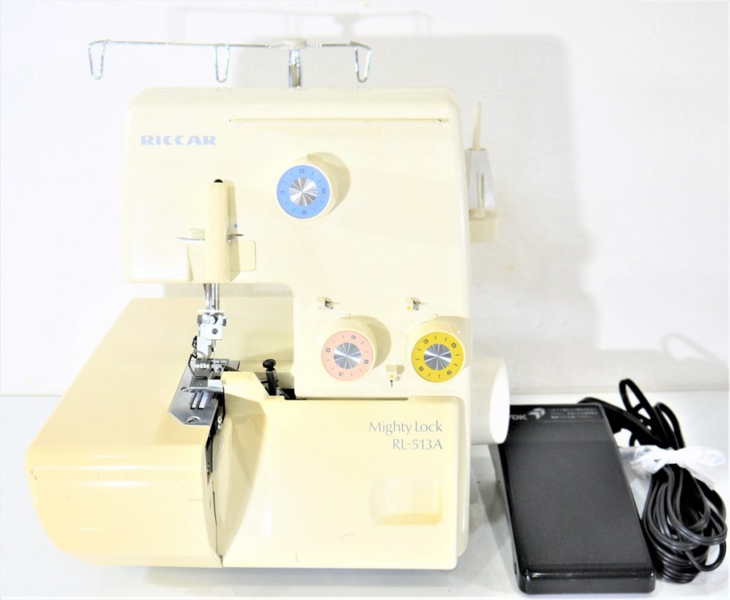 通電確認のみ RICCAR MIGHTY LOCK MODEL RL-513A リッカー マイティロック ロックミシン ホワイト ミシン
