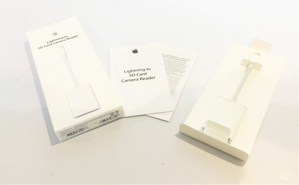 lightning to SD Card Camera Reader Apple純正