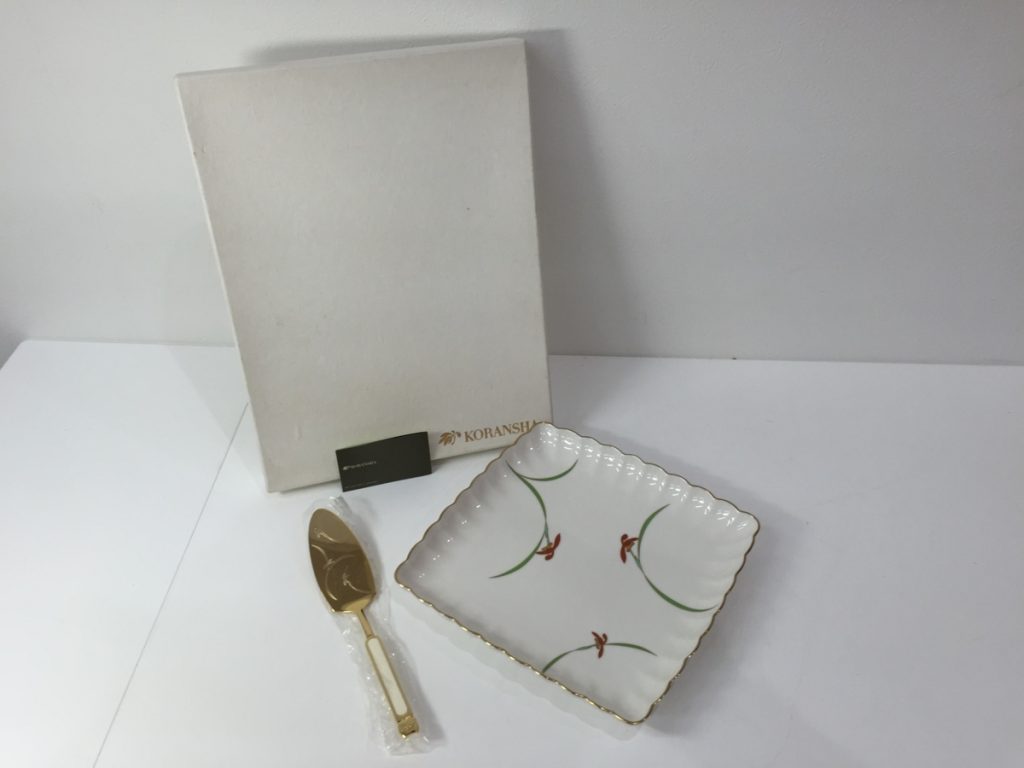 お皿 香蘭社 KORANSHA 蘭の花柄 ケーキ皿 約23㎝ サーバー付