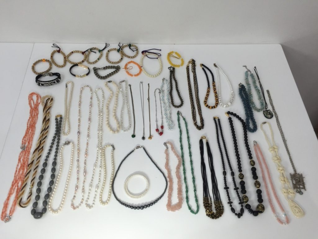 ネックレス ブレスレット アクセサリー 大量 まとめ イミテーション ネックレス31本/ブレス13本セット 現状品