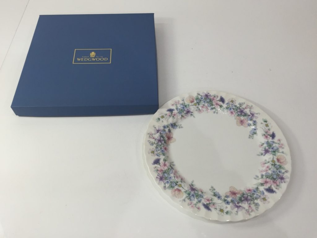 お皿 WEDGWOOD ウェッジウッド BONE CHINA ボーンチャイナ 大皿 花柄 箱付き