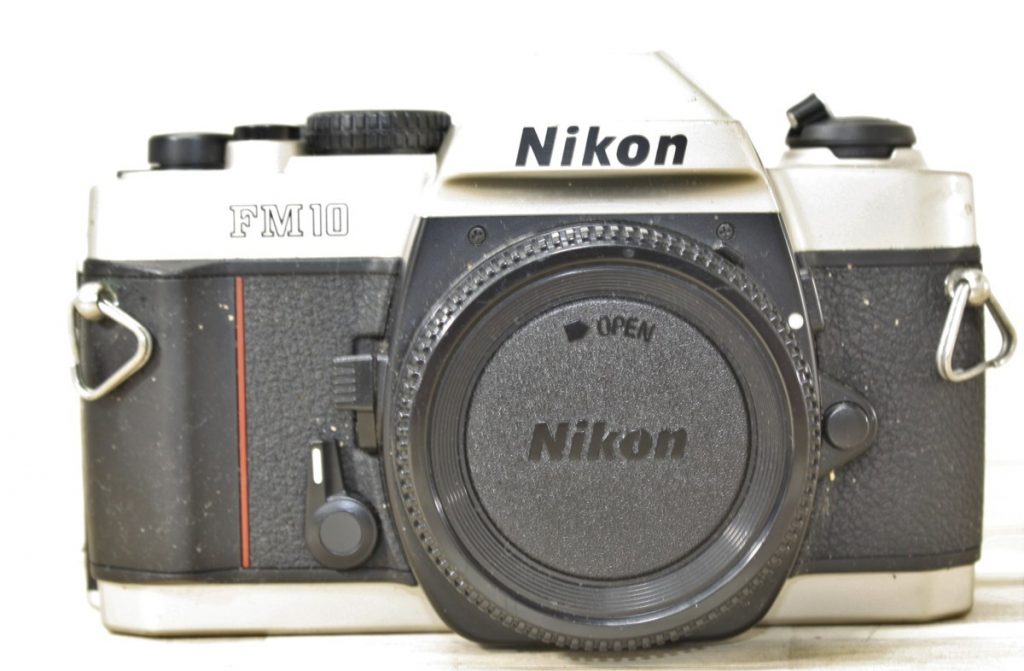 Nikon FM10 MF一眼レフカメラ レンズ無