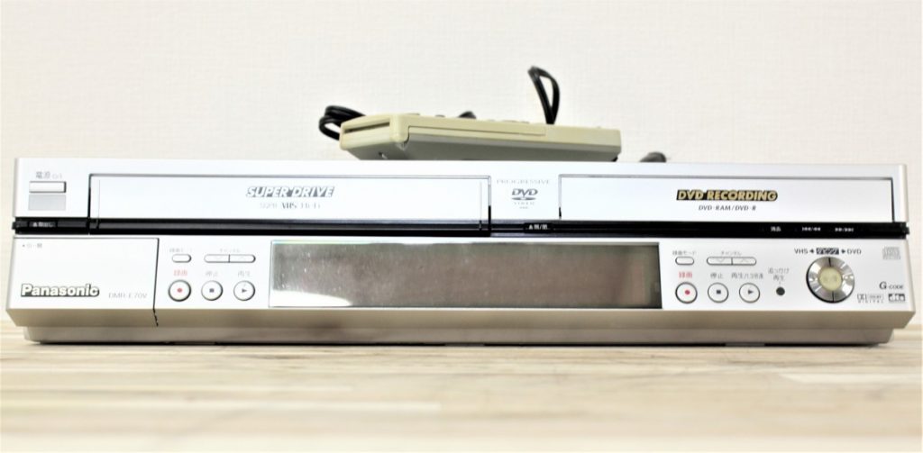 パナソニック DMR-E70V VHSビデオデッキ DVDプレーヤー 通電確認のみ