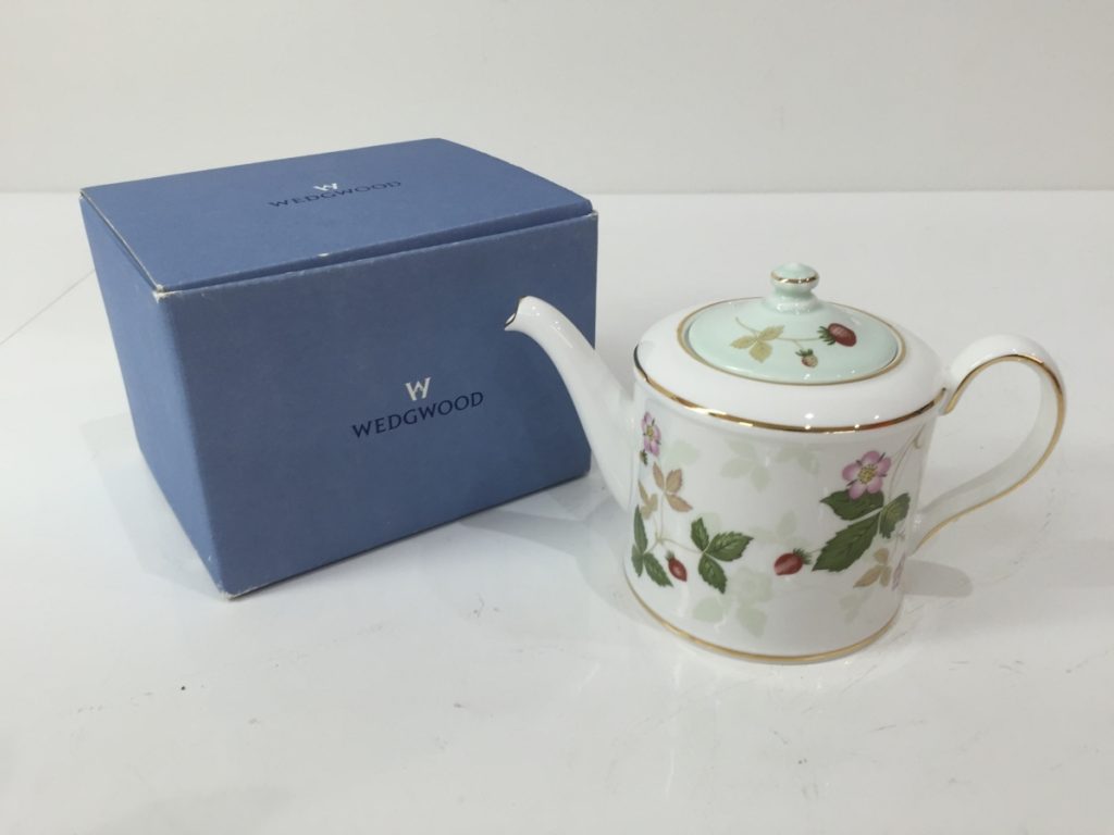 ウェッジウッド WEDGWOOD WILD STRAWBERRY ワイルドストロベリー ティーポット JAPANESE TEAPOT PASTEL