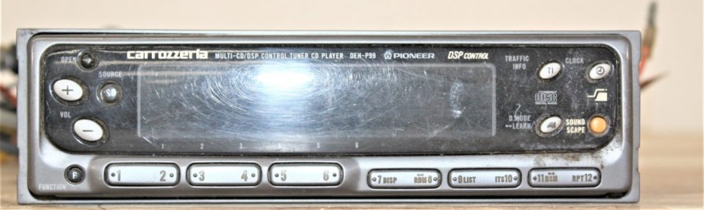Carrozzeria　カロッツェリア　DEH-P99　CDデッキ
