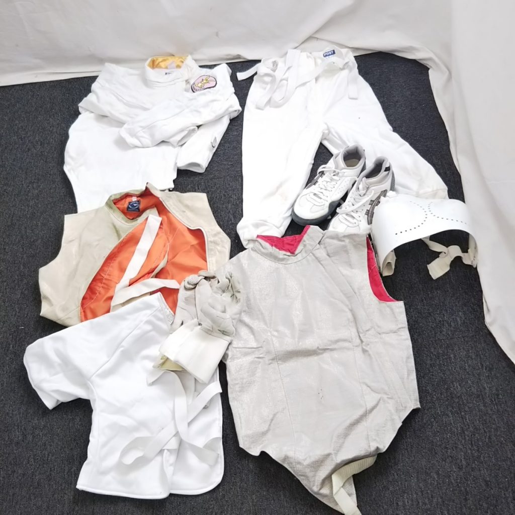 ジュニアフェンシング ウェア道具など いろいろまとめて 動作未確認 現状品