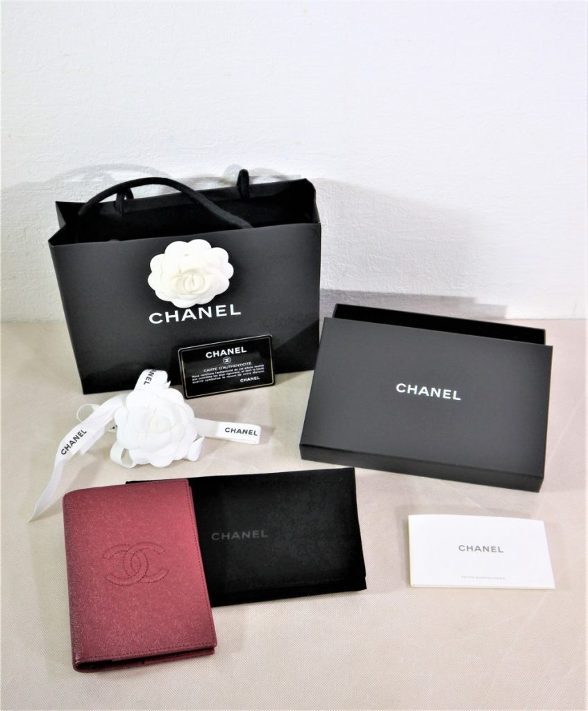 シャネル　CHANEL　CC　ココマーク　キャビアスキン　パスケース レッド　シャネル クラシック パスポート ケース
