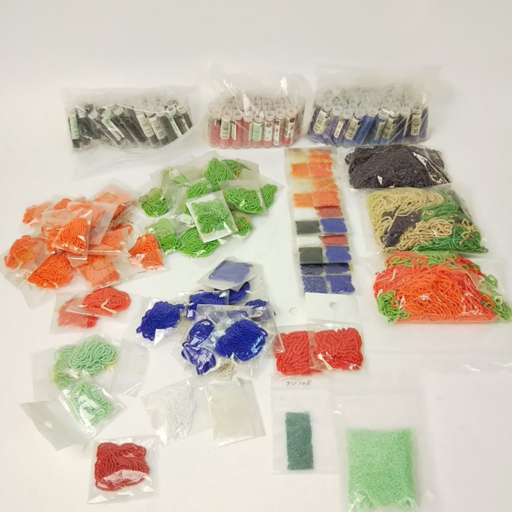 大量 未使用 ビーズいろいろまとめて 約1,600g以上 ハンドメイドアクセサリー
