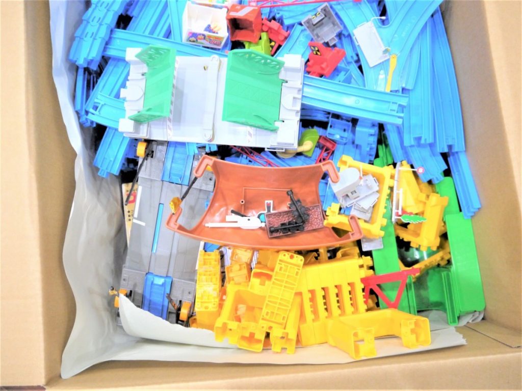 プラレール まとめ 大量 レール トンネル 駅 踏切など まとめ売り 160サイズ