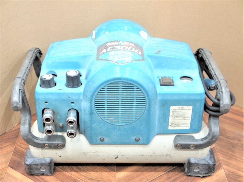 通電のみ makita マキタ 高圧エアコンプレッサー AC3000 エアツール