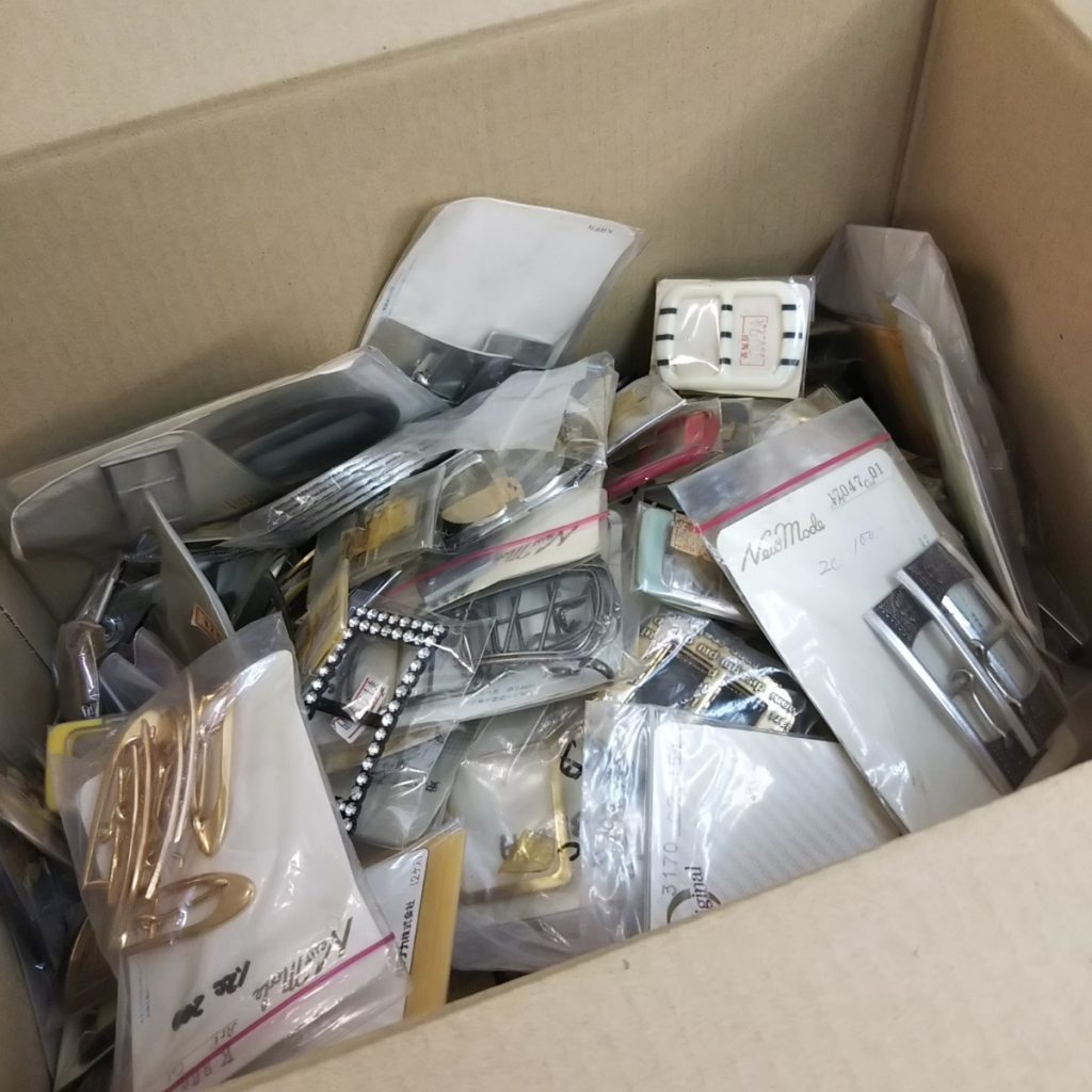 未使用 大量 ハンドメイドバッグ パーツ キット いろいろまとめて ハンドル 金具 材料 など 手芸 裁縫 現状品