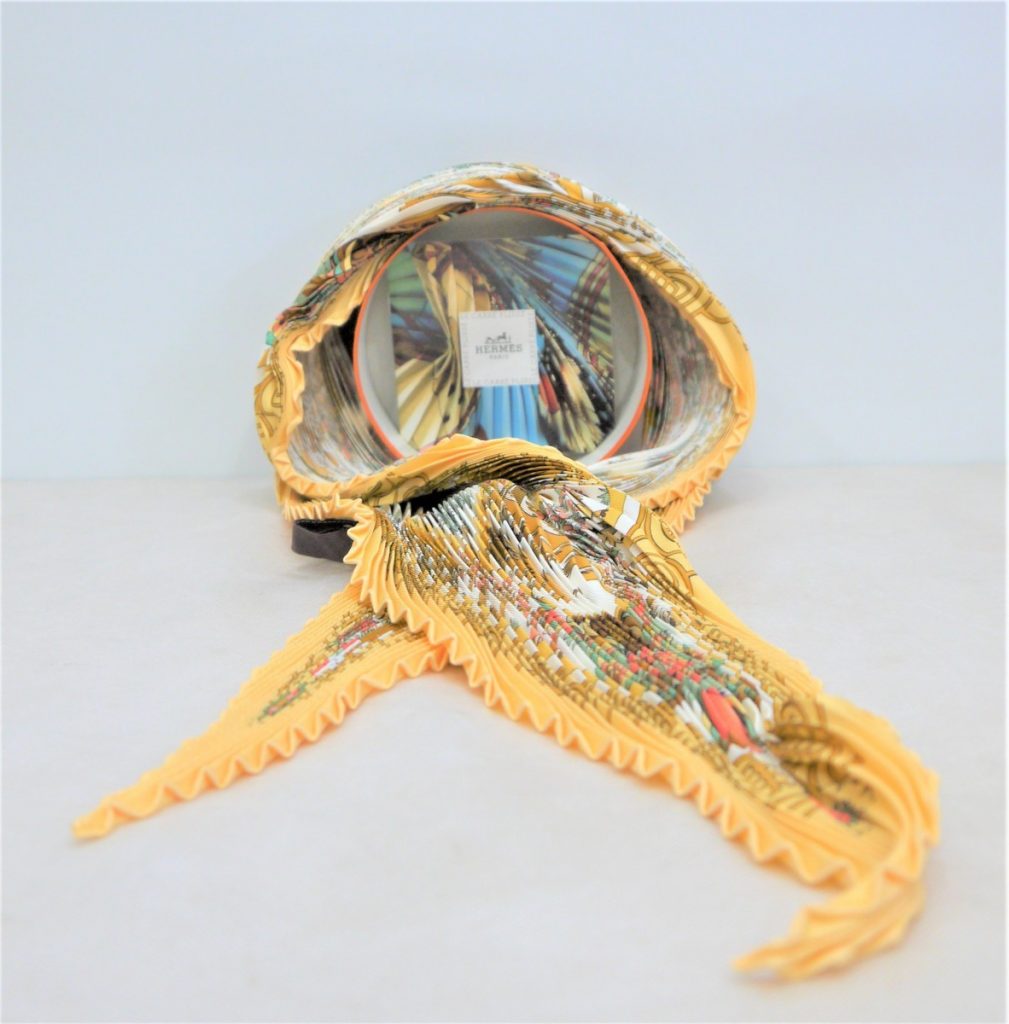 ②エルメス HERMES シルク 100% プリーツスカーフ