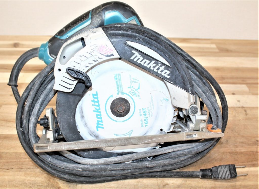 Makita　マキタ　電子造作用精密マルノコ　5710C 155～165mm　丸のこ　丸ノコ