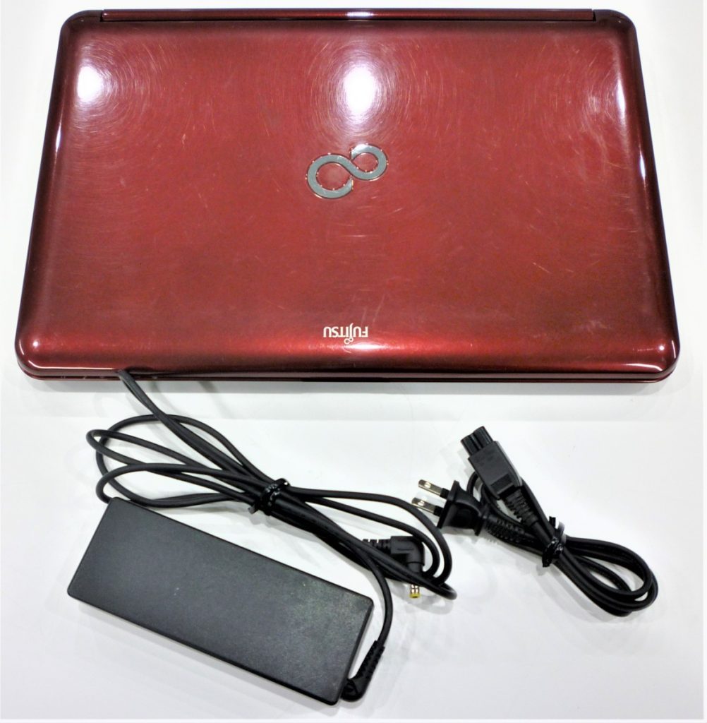 富士通 FMV LIFEBOOK AH77/EN FMVA77EN8 通電確認のみ