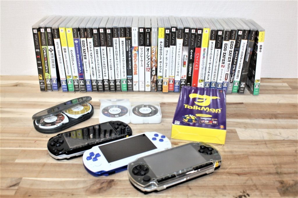 PSP-3000 本体 3個 + ソフト 43本 大量 まとめ 動作未確認