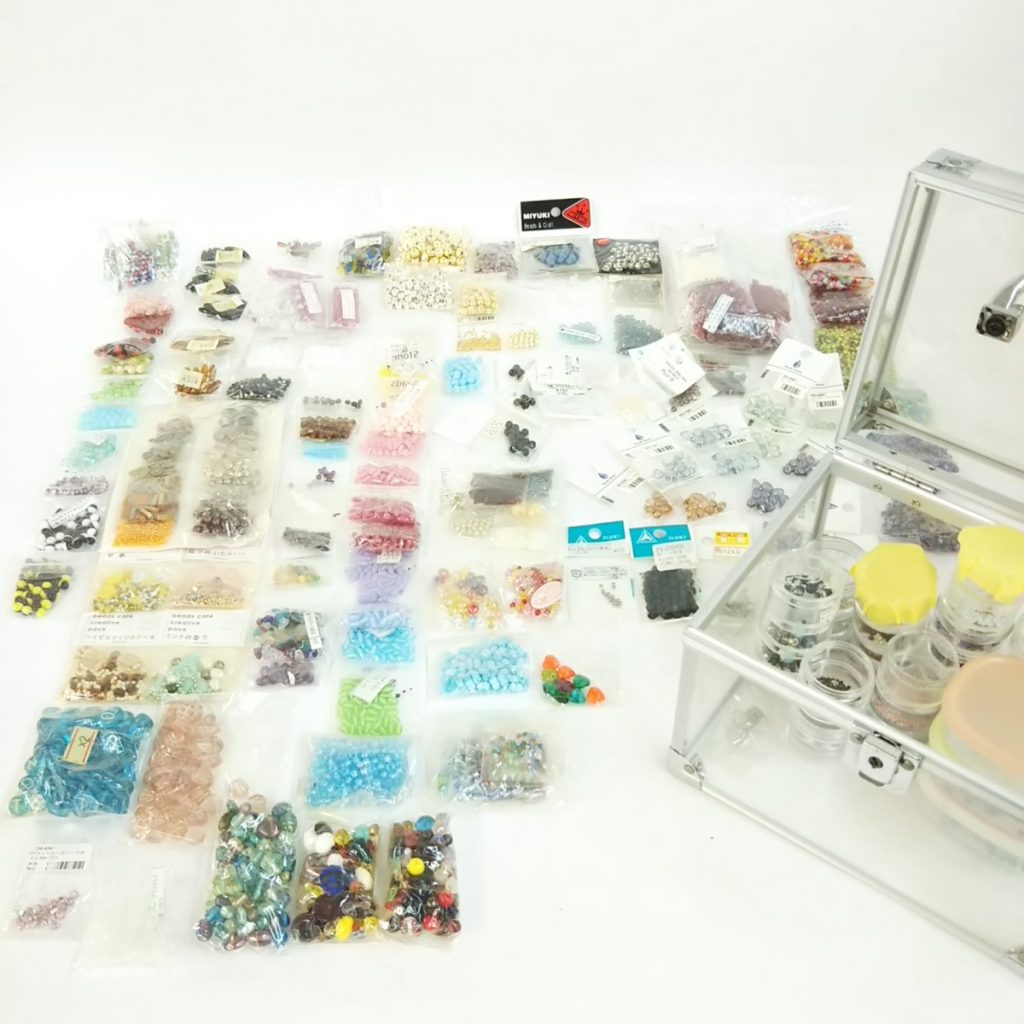 大量 未使用 ビーズ/ストーンいろいろまとめて ハンドメイドアクセサリー 現状品