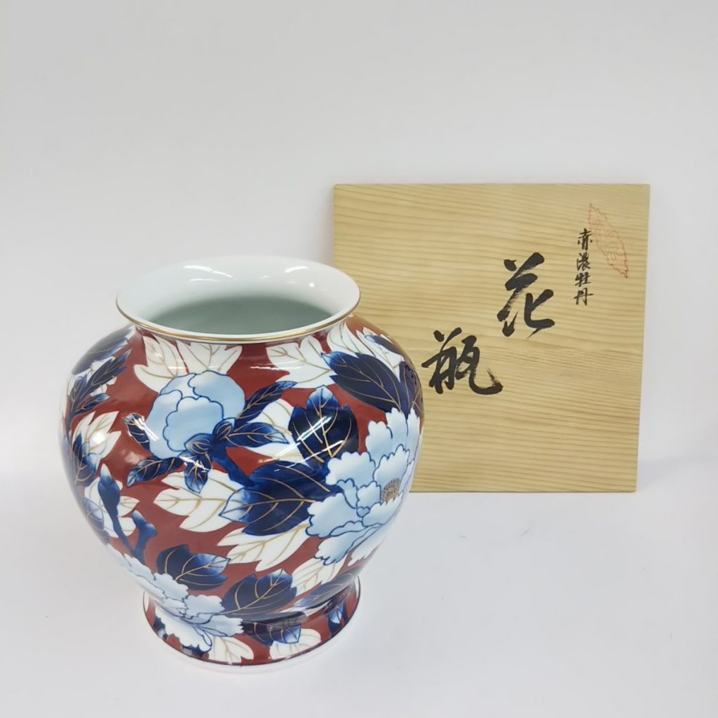 美品 秀峰作 有田焼 赤濃牡丹 花瓶 ツボ 壺 フラワーベース 現状品