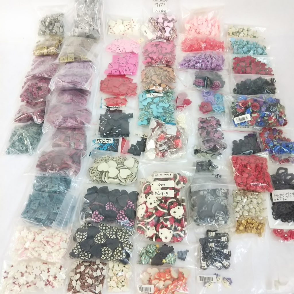 未使用 大量 デコパーツまとめ 約3,600g ラインストーン キラキラ 現状品