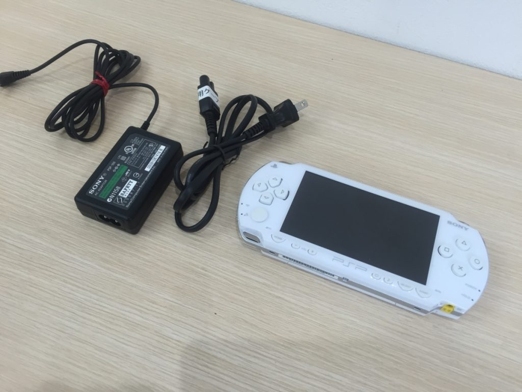 通電確認済み SONY PSP-1000 本体 ホワイト バッテリー 充電器付き