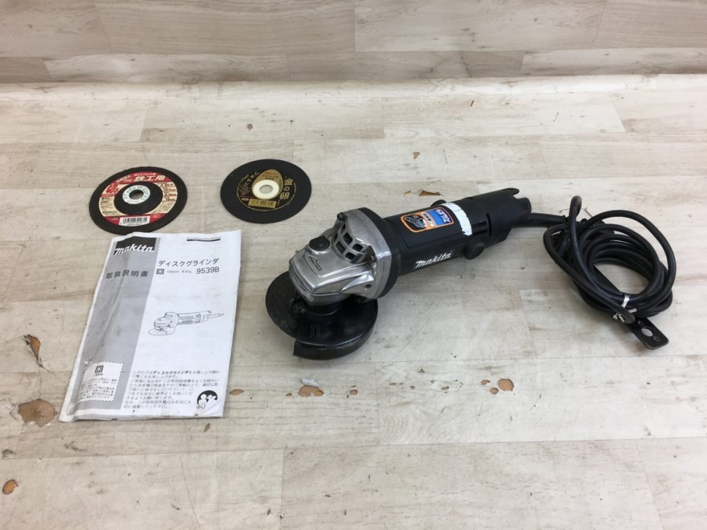 makita 100mm ディスクグラインダ 9539B 100V~ 7A 50-60Hz 670W 12000min-1 砥石寸法 100×6×15mm 砥石3枚 マキタ
